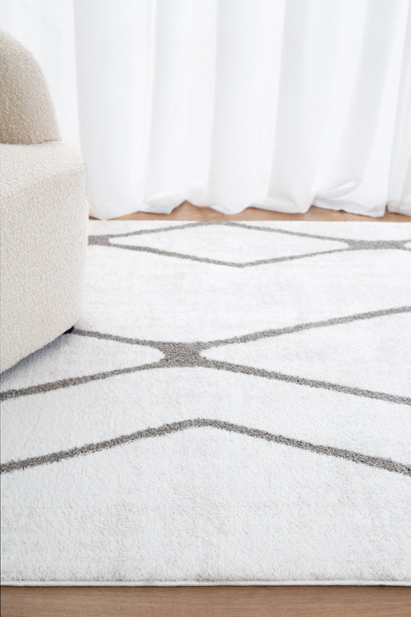 Grace Diamond Comfort in White Rug