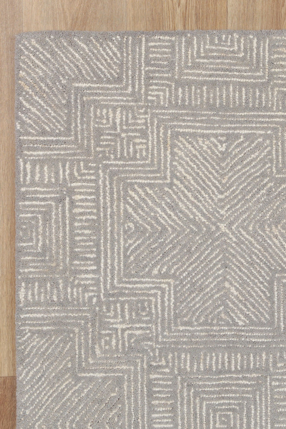 Posy Labyrinth 09C in Grey Wool Rug