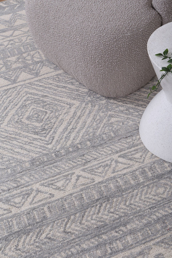 Sophia Aztec Grey Wool Rug